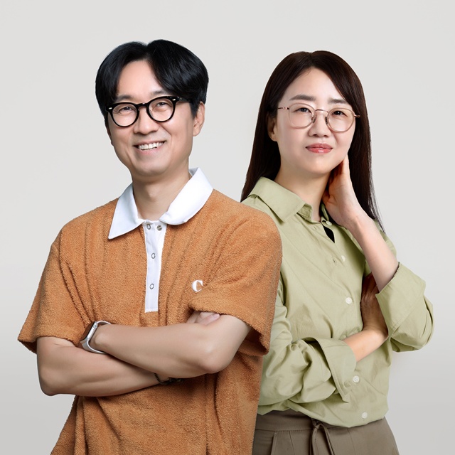 KB국민은행이 장항준 영화감독과 김은희 작가 부부를 신규 모델로 선정했다. /미디어랩시소
