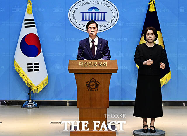 조경태 국민의힘 의원이 11일 오전 서울 여의도 국회 소통관에서 기자회견을 열고 하반기 국회부의장 선거 출마선언을 하고 있다. /국회=배정한 기자