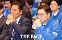  함께 목 축이는 정청래-정원오 [포토]