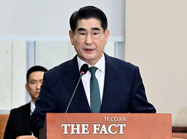 조은석 특별검사팀(내란특검)이 정보사령부 요원들의 정보를 유출한 혐의로 재판에 넘겨진 김용현 전 국방부 장관에게 징역 5년을 구형했다. /배정한 기자