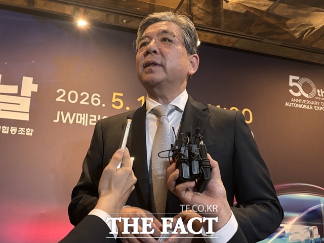 12일 서울 서초구 JW메리어트 호텔 서울에서 열린 제23회 자동차의 날 기념행사에서 장재훈 현대자동차그룹 부회장이 답하고 있다. /황지향 기자