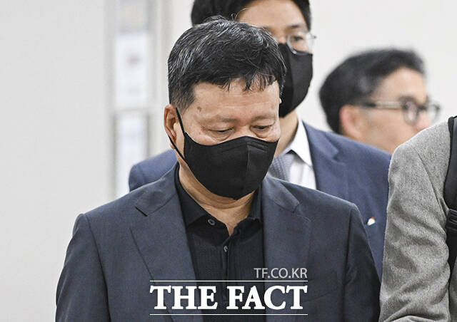 구영배 큐텐그룹 대표가 12일 오전 서울 서초구 서울중앙지방법원에서 열린 티몬·위메프 미정산 사태 관련 공판에 출석하고 있다. /박헌우 기자