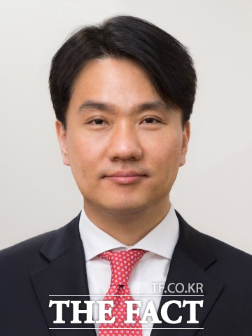 FIU가 주요 가상자산 거래소들과의 잇단 소송전에서 제동이 걸리자 특금법 시행령 개정을 통해 규제 체계 재정비에 나서면서, 업계에서는 시행령 강화를 통한 거래소 통제 확대 우려가 커지고 있다. 사진은 이형주 FIU 원장. /금융위원회