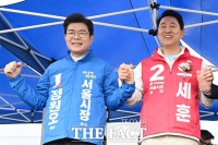  60세 예방접종 vs 동네서 노후…정원오·오세훈 시니어에 손짓