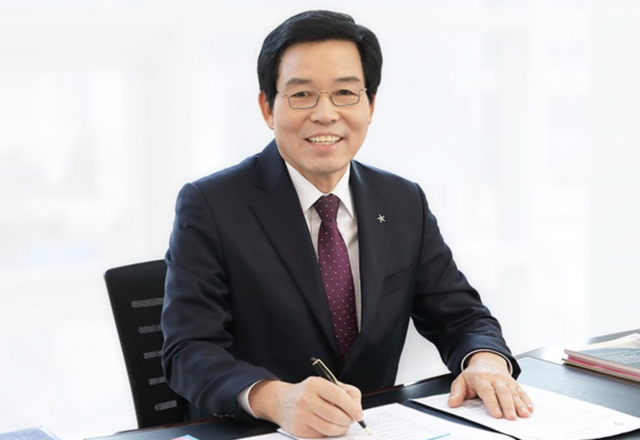 코스메카코리아의 조임래 회장(사진)과 박은희 부회장은 창업주 부부이자 회사 각자대표다. /코스메카코리아 홈페이지 갈무리