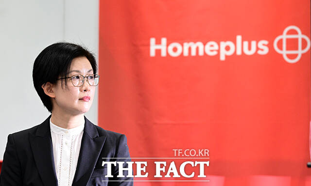 홈플러스 측은 현재 추진 중인 긴급운영자금(DIP) 대출이 조달되고 어느 정도 운영 정상화가 이뤄지면 전환배치를 진행할 계획이라는 입장이다. 사진은 조주연 대표. /임영무 기자