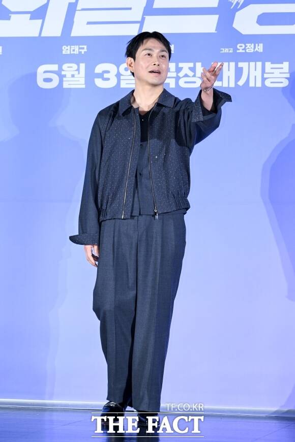 배우 오정세가 다양한 작품을 통해 시청자를 만나고 있다. 사진은 오정세가 영화 와일드 씽 제작보고회에 참석해 포즈를 취하고 있는 모습. /서예원 기자