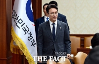  비상경제본부 회의 참석하는 김민석 국무총리 [포토]