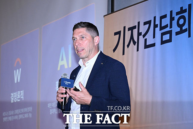허정열 워크데이코리아 지사장이 14일 오전 서울 강남구 웨스틴 서울 파르나스에서 열린 ‘워크데이 엘리베이트 서울 2026’ 기자간담회에 참석해 인사말을 하고 있다. /서예원 기자