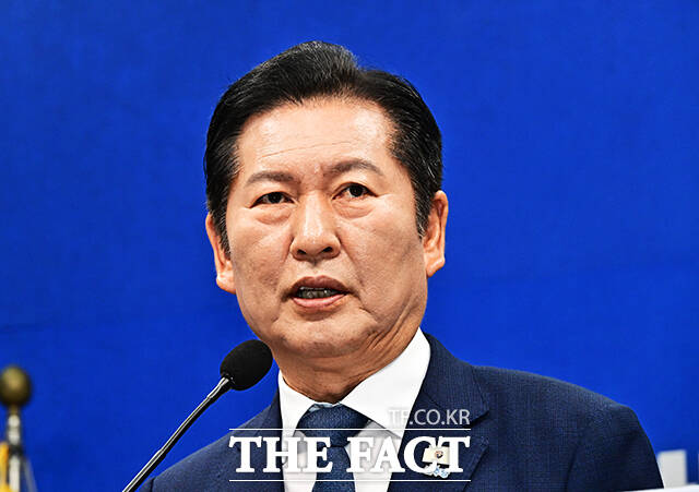 6·3 지방선거가 3주 앞으로 다가온 가운데 보수 지지층이 결집하는 양상이다. 사진은 민주당 총괄상임선거대책위원장인 정청래 대표. /배정한 기자