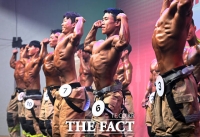  '강인한 소방대원은 누구?'...몸짱 소방관 선발대회 [TF사진관]