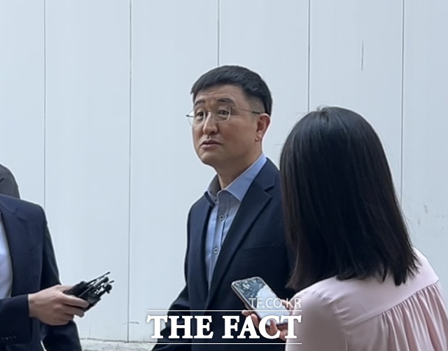 12·3 비상계엄 당시 국가기관을 상대로 반란을 일으킨 혐의를 받는 박안수 전 육군참모총장이 15일 오전 3대 특검(내란·김건희·채상병) 미제 의혹을 수사하는 권창영 특별검사팀(종합특검)에 출석했다. /김해인 기자