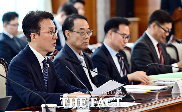김민석 국무총리가 15일 오후 서울 종로구 정부서울청사에서 열린 국가물관리위원회 제18차 본회의에 참석해 모두발언을 하고 있다. /임영무 기자