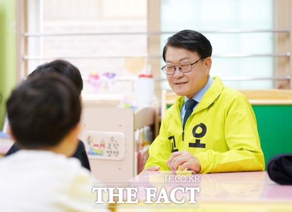 오석진 대전시교육감 후보가 15일 교육 혁신을 위한 교육 격차 해소 및 전주기 맞춤형 복지 체계를 공약으로 발표했다. /선치영 기자