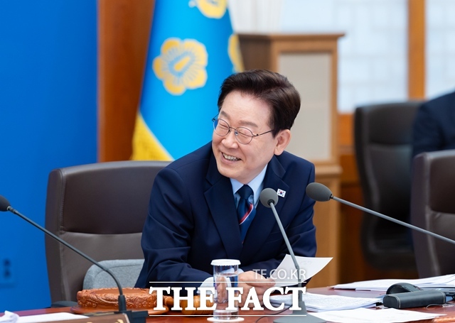이재명 대통령은 15일 스승의날을 맞아 