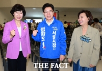  박정선 서울시간호사회장 응원하는 정원오 [포토]
