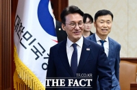  회의 참석하는 김민석 국무총리 [포토]
