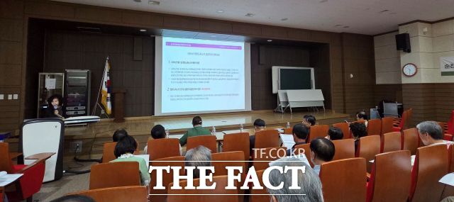 순천시가 1894년 동학농민혁명 당시 핵심 거점으로 기능했던 순천 동학농민혁명 영호도회소에 대한 연구용역을 실시하고 15일 순천대학교 박물관에서 중간보고회를 열었다. /김영신 기자