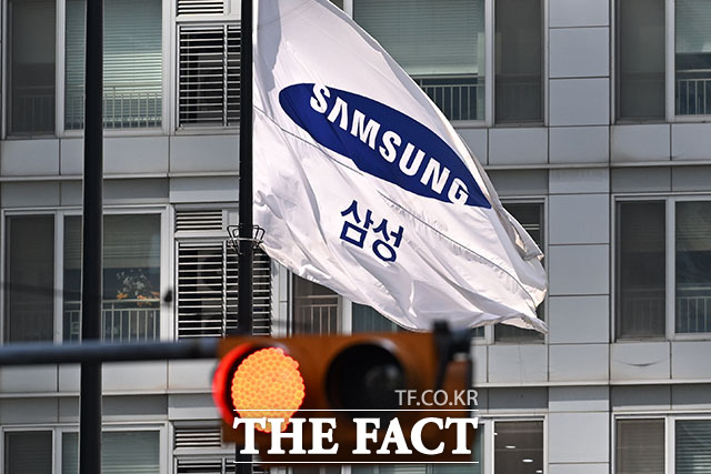 삼성전자 노조가 18일 법원의 위법행위금지 가처분 신청에도 오는 21일 쟁의 행위를 이어가겠다고 밝혔다. 사진은 이날 오전 서울 서초구 삼성전자 서초사옥의 모습./서예원 기자