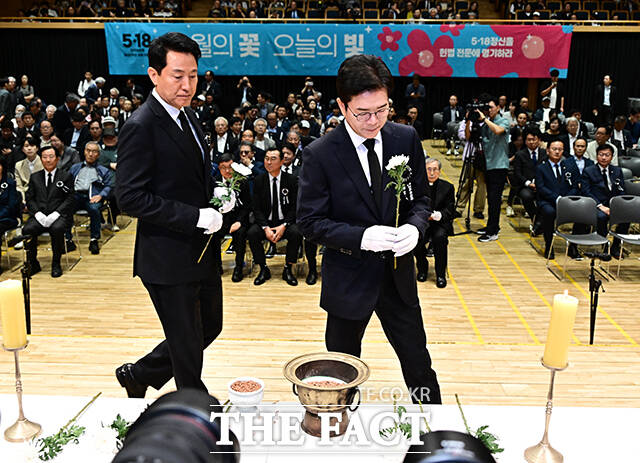 인사하는 오세훈 국민의힘 서울시장 후보(왼쪽)와 정원오 더불어민주당 서울시장 후보.