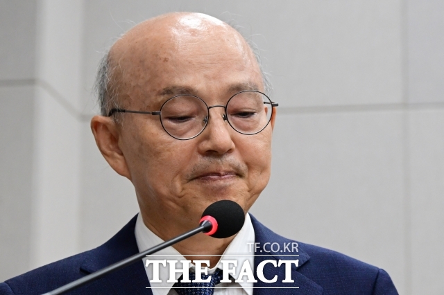 안창호 국가인권위원장이 18일 5·18민주화운동 제46주년을 맞아 낸 성명에서 5·18민주화운동에 대한 완전한 진상규명과 피해자에 대한 실질적 배상 및 명예회복은 여전히 미완의 과제라고 밝혔다. /남윤호 기자