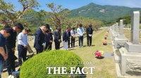  공주고 동문회, 대전현충원 찾아 독립유공자 참배