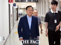  사후조정 오전 회의 종료... 다시 회의실로 향하는 여명구 부사장 [포토]