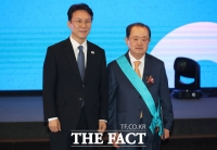  '쌀 가공 개척' 칠갑농산 이능구 대표, '금탑산업훈장' 수훈 [TF사진관]
