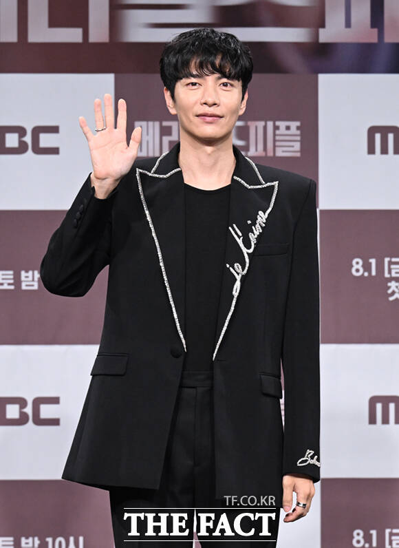 배우 이민기가 고의적 탈루 의혹에 휩싸인 가운데 소속사가 