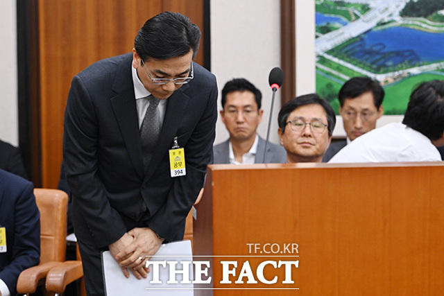 인사하는 이한우 현대건설 대표이사.
