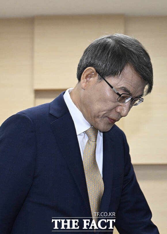 노 위원장이 선거 준비 상황을 설명하고 있다.