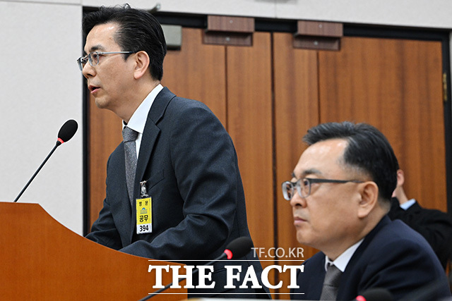 이한우 현대건설 대표이사(왼쪽)와 김성보 서울시장 권한대행.