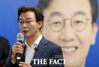  부산 학부모회 지지선언에 답하는 전재수 후보 [포토]