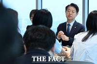  학부모 교육간담회 참석한 김영호 국회 교육위원장 [포토]