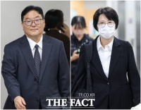  '쿠팡 퇴직금 미지급' 첫 공판 출석하는 엄희준-김동희 검사 [TF사진관]
