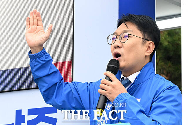 출정식 열고 지지 호소하는 김남준 후보.