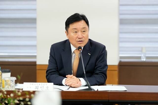 21일 HUG는 최인호 사장이 대한건설협회를 방문해 협회 관계자·회원사들과 간담회를 갖고 업계 주요 현안을 논의했다고 밝혔다. /HUG