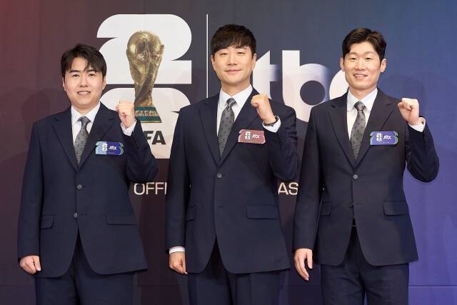 김환 배성재 박지성(왼쪽부터)은 미국 현지에서 대한민국 대표팀의 경기를 중계한다. /JTBC