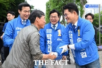  '연수 구석구석' 시민들 만나는 박찬대-송영길-정지열 후보 [TF사진관]