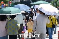  부처님오신날 연휴 30도 안팎 무더위…26일 다시 강한 비