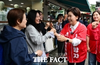  수원 찾아 지지호소하는 양향자 국민의힘 경기도지사 후보 [포토]