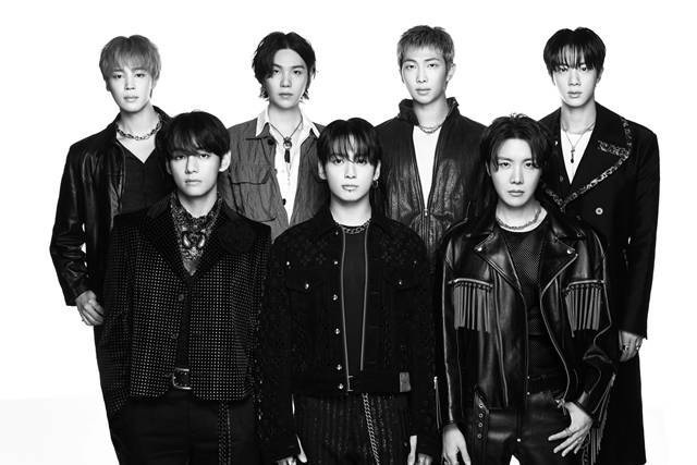 하이브는 방탄소년단(사진) 컴백 효과에 신인 아티스트들의 가파른 성장세까지 더해져 엔터테인먼트 산업의 전통적 비수기에 매출 7000억 원에 근접하는 사상 최대 1분기 실적을 냈다. /빅히트 뮤직