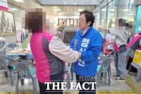  정상신 '아이들 밥은 멈추면 안 돼'…급식 파업 현장 찾아 소통 강조