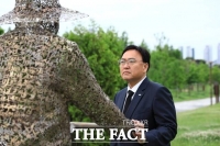  세종시장 후보들 주말 표심 경쟁…조상호, '노무현 추도식'·최민호, '사찰 방문'