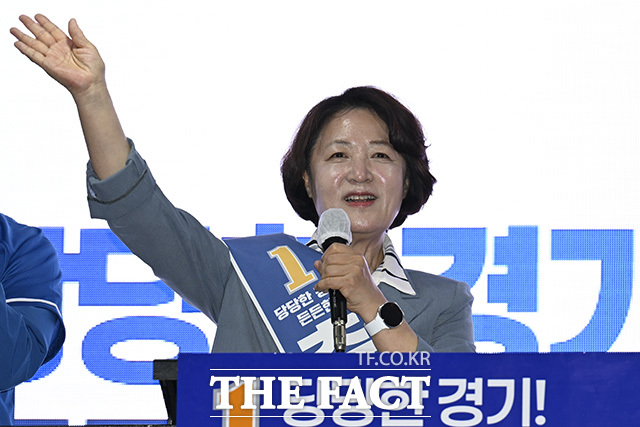 추 후보가 유세 중 발언하고 있다.
