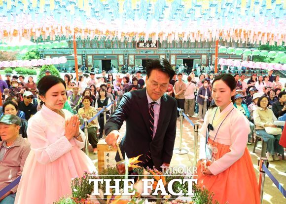 24일 남양주 봉선사 부처님오신날 행사에 참여한 안민석 경기교육감 민주진보 단일후보. /안민석 후보 선거캠프