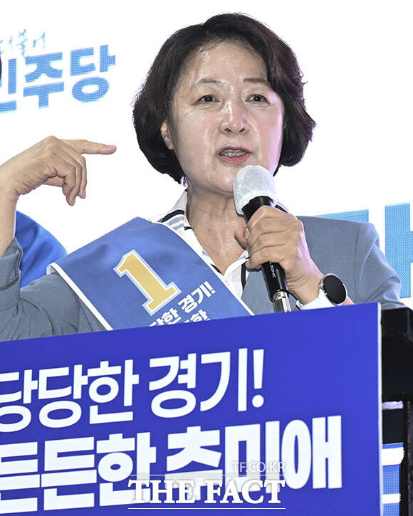 추 후보가 유세 중 발언하고 있다.