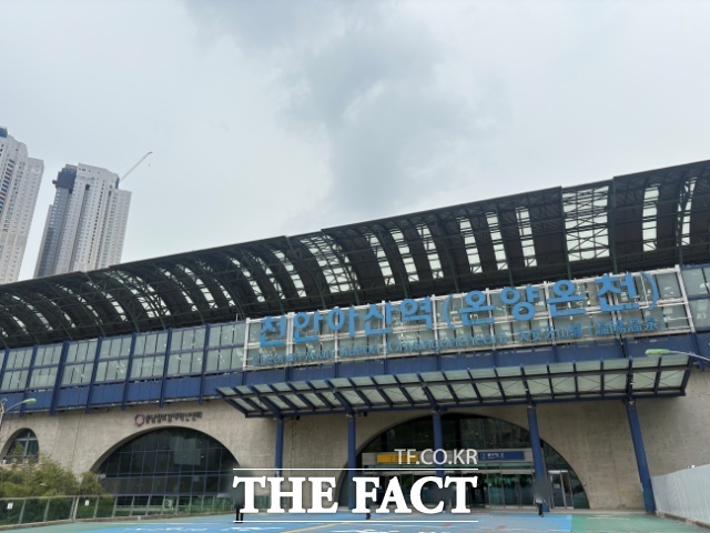 이번 지선과 동시에 치러지는 충남 아산시을 국회의원 보궐선거는 정당 지지 성향과 후보 개인 인지도가 복합적으로 작용하고 있다. 사진은 26일 천안아산역의 모습. /천안=김수민 기자