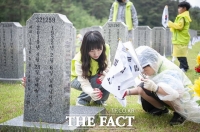  전북은행 목련회, 국립묘지 1사 1묘역 가꾸기 봉사활동 실시