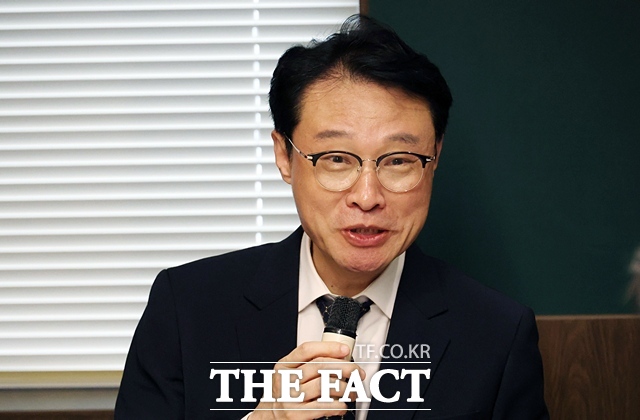 이규연 청와대 홍보소통수석비서관이 26일 서울 종로구 포룸에서 <더팩트> 등 매체와 공동인터뷰를 진행하고 있다. /뉴스핌·이투데이 공동제공